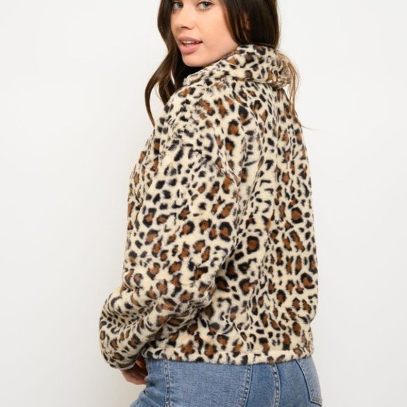 WOMEN'S LEOPARD PRINT FAUX FUR PULLOVER SWEATER - Picture 3 of 3